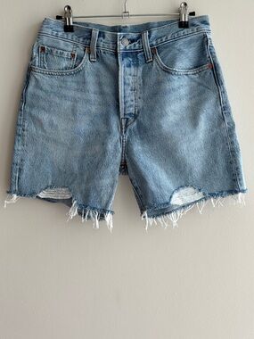 Levi’s 501 Original Fit Mid-Thigh Lightweight Women’s Shorts, W27